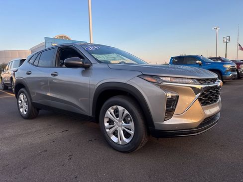 New 2026 Chevrolet Trax LS w/ Driver Confidence Package FWD image 9
