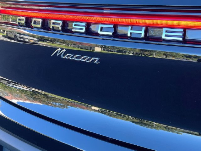 Certified 2026 Porsche Macan AWD/4WD image 34