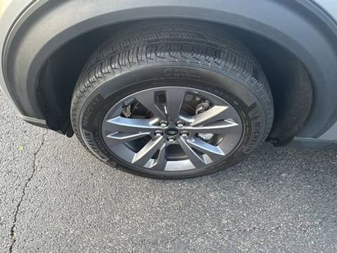 Used 2023 Ford Explorer XLT w/ Equipment Group 202A AWD/4WD image 41