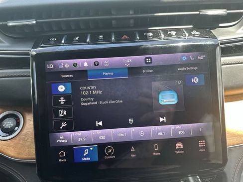 Used 2022 Jeep Grand Cherokee Summit AWD/4WD image 14