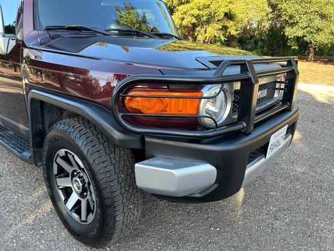 Used 2007 Toyota FJ Cruiser 4WD image 12