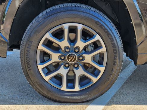 Used 2022 Toyota Tundra Platinum RWD image 8