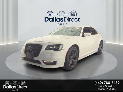 Used 2022 Chrysler 300 Touring L image 4