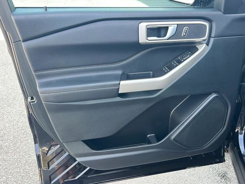 Certified 2023 Ford Explorer XLT RWD image 15