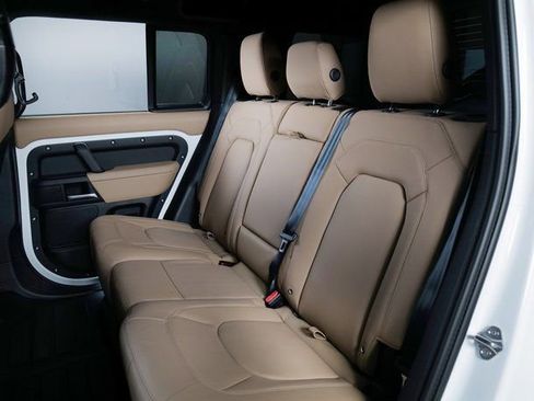 New 2026 Land Rover Defender 110 X-Dynamic SE image 5