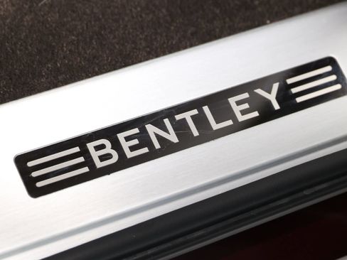 Used 2018 Bentley Bentayga AWD/4WD image 84