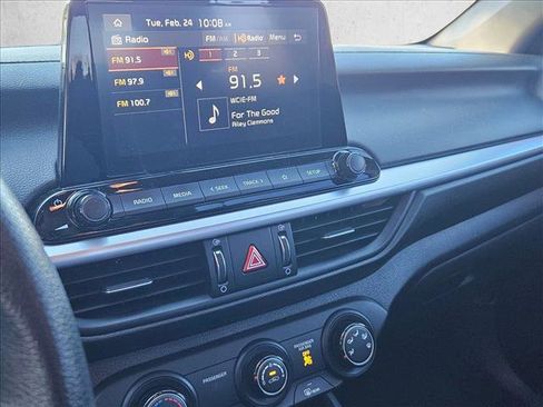 Used 2023 Kia Forte LX image 8