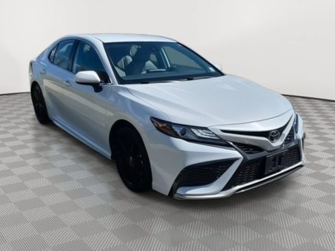 Used 2023 Toyota Camry XSE FWD image 4