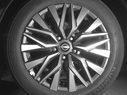 Used 2025 Nissan Altima 2.5 SV image 14