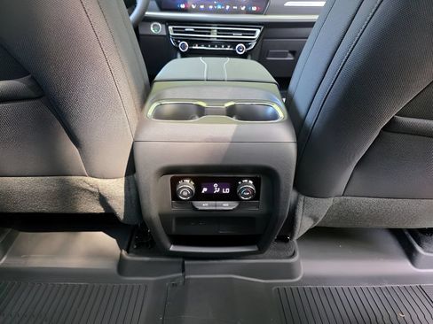 New 2026 Chevrolet Traverse LT w/ Sun and Wheel Package AWD/4WD image 11