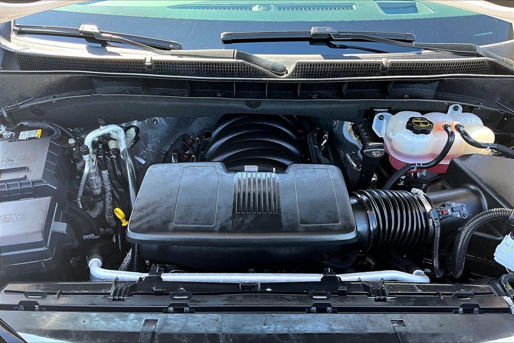 Used 2026 Cadillac Escalade Platinum Sport w/ LPO, Floor Liner Package AWD/4WD image 9