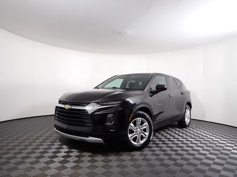 Used 2021 Chevrolet Blazer LT image 2