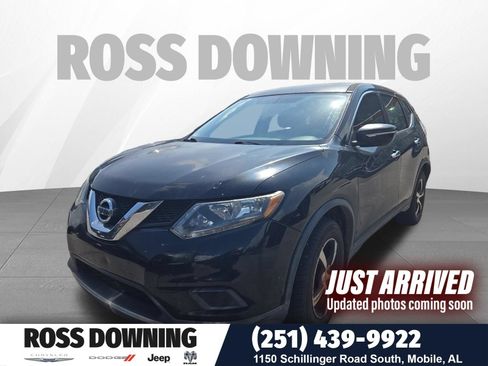 Used 2015 Nissan Rogue S FWD image 1