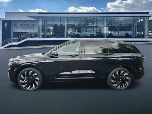 New 2026 Lincoln Nautilus Reserve w/ Jet Appearance Package AWD/4WD image 4