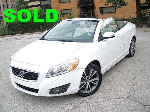 Used 2011 Volvo C70 T5 w/ Convenience Pkg FWD image 1