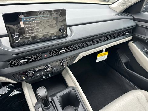 New 2025 Honda Accord SE image 21