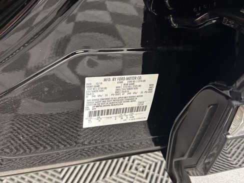 Certified 2020 Ford Edge Titanium w/ Equipment Group 301A FWD image 32