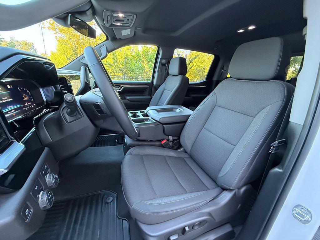 Used 2025 Chevrolet Silverado 1500 LT w/ Safety Package AWD/4WD image 23
