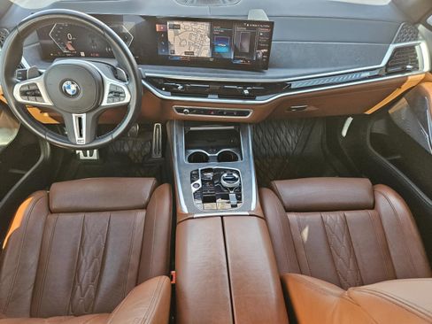 Used 2023 BMW X7 M60i w/ Executive Package image 19