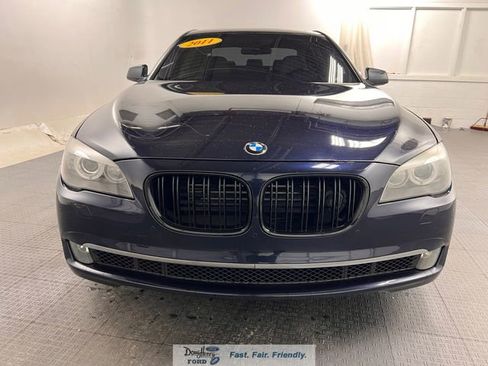 Used 2011 BMW 750i image 2