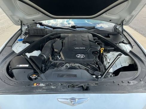 Used 2015 Hyundai Genesis 3.8 AWD/4WD image 27