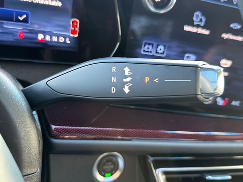 Used 2025 Chevrolet Traverse RS image 30