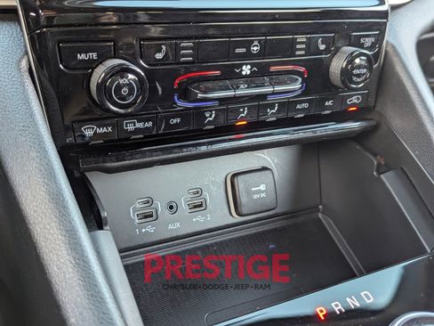 Used 2024 Jeep Grand Cherokee L Altitude AWD/4WD image 26