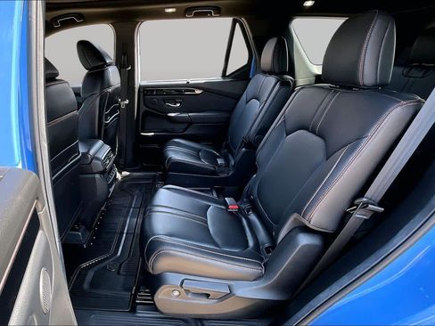 Used 2025 Honda Pilot TrailSport image 21