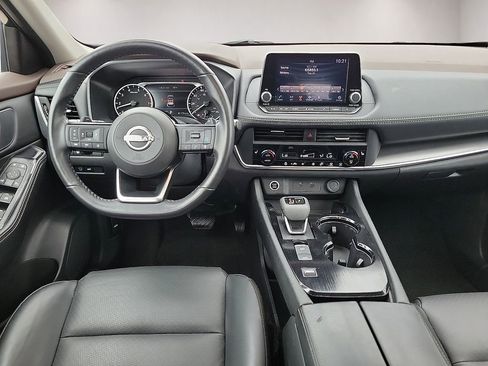 Used 2023 Nissan Rogue SV w/ SV Premium B Package FWD image 9