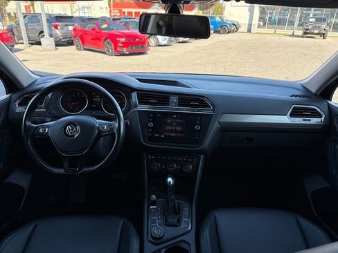 Used 2019 Volkswagen Tiguan SE image 3