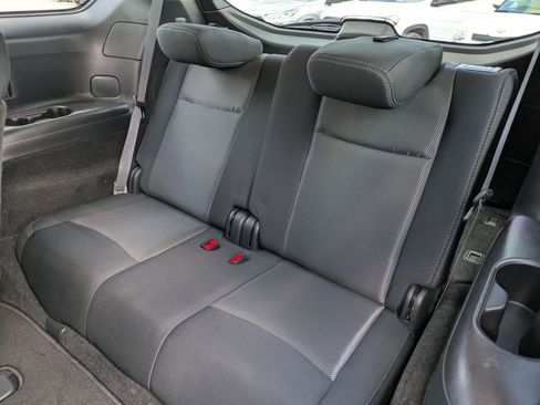 Used 2020 Nissan Pathfinder SV image 24