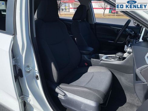 Used 2025 Toyota RAV4 LE image 21