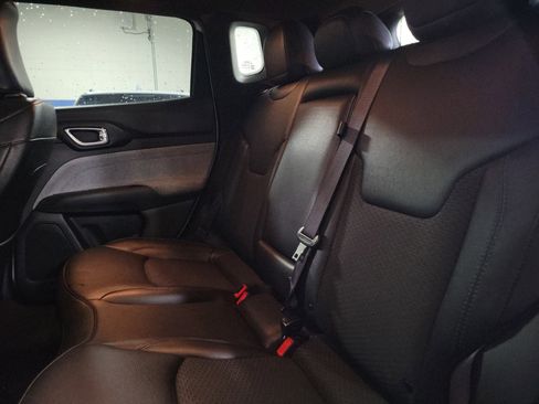 Used 2024 Jeep Compass Latitude image 9