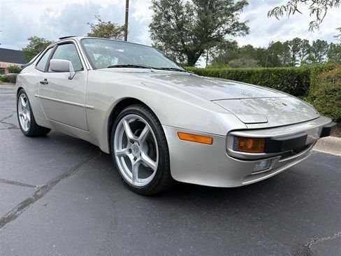 Used 1988 Porsche 944 Coupe RWD image 17
