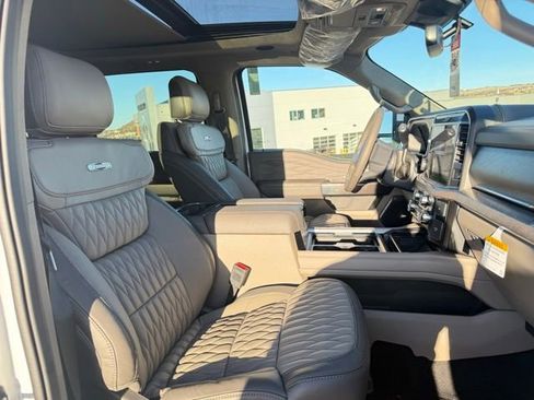 New 2026 Ford F450 Platinum w/ Platinum Plus Package image 18