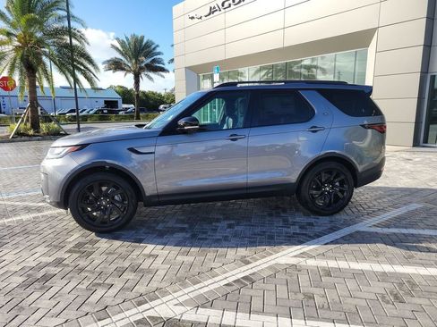 New 2025 Land Rover Discovery S AWD/4WD image 2