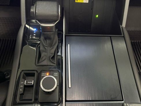 Used 2023 Toyota Tundra Platinum image 25