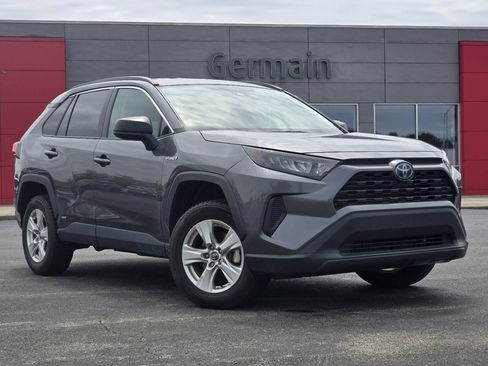 Used 2021 Toyota RAV4 LE AWD/4WD image 2