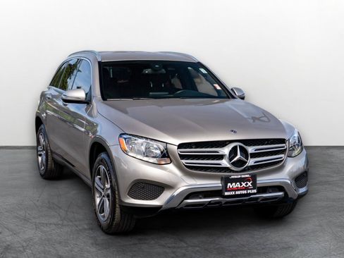 Used 2019 Mercedes-Benz GLC 300 4MATIC image 1