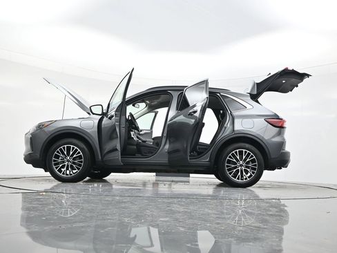 Used 2025 Ford Escape Base w/ PHEV Premium Package image 57