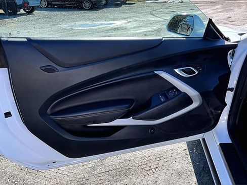 Used 2023 Chevrolet Camaro LT image 9