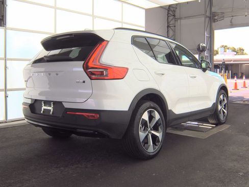 Used 2026 Volvo XC40 B5 Plus AWD/4WD image 4