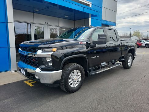 Certified 2022 Chevrolet Silverado 2500 LT w/ Convenience Package AWD/4WD image 2