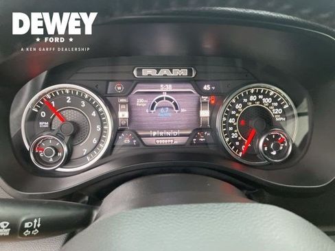 Used 2023 RAM 1500 Laramie AWD/4WD image 16