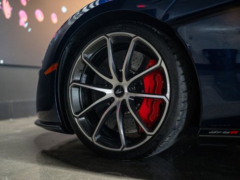 Used 2019 McLaren 570S Spider image 14