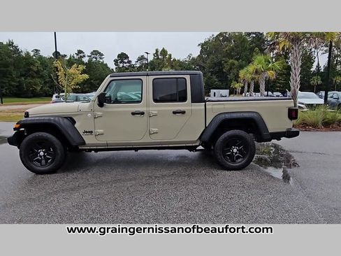 Used 2020 Jeep Gladiator Sport w/ Quick Order Package 24S image 24