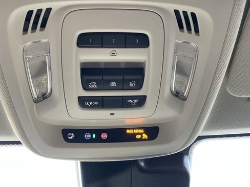 Used 2023 Buick Envision Avenir image 33