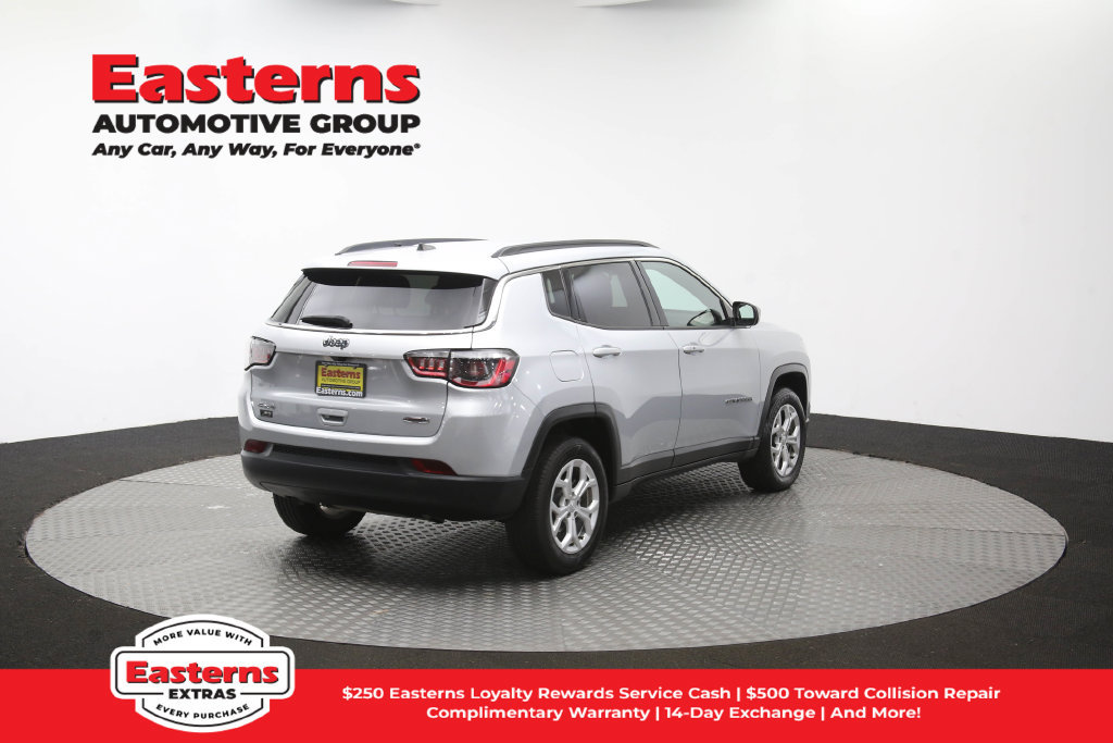 Used 2024 Jeep Compass Latitude AWD/4WD image 41