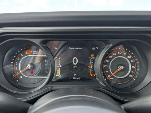 Used 2026 Jeep Wrangler Unlimited Rubicon AWD/4WD image 23