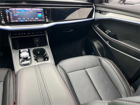 Used 2025 Jeep Wagoneer S Launch Edition image 4